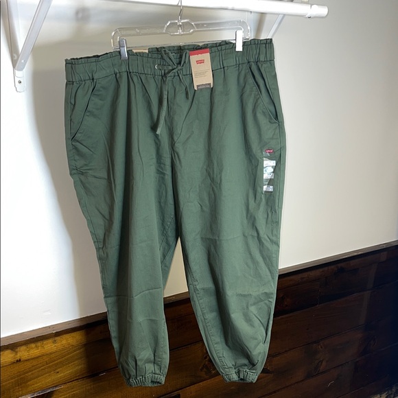 NWT Levi’s Ankle Length Green Khaki Jogger Pants w/ Elastic Waist- 20W - Picture 1 of 11